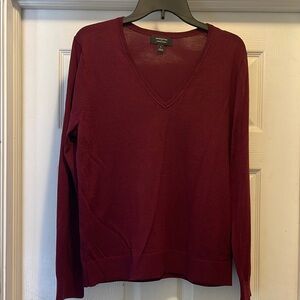 Banana Republic burgandy V-Neck Sweater